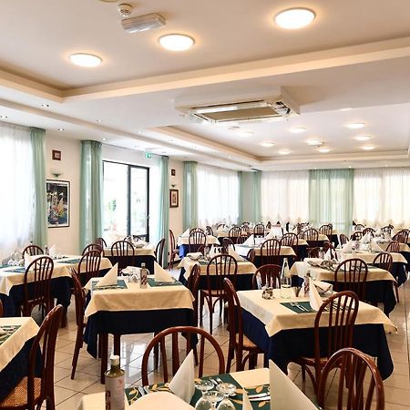 Hotel Criniera D'Oro Rimini Extérieur photo