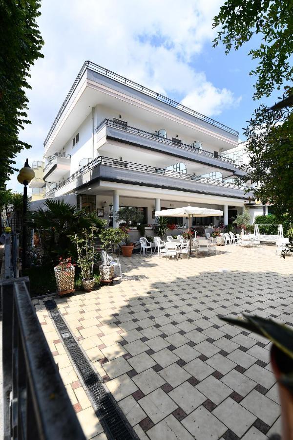 Hotel Criniera D'Oro Rimini Extérieur photo