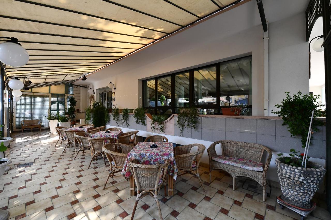 Hotel Criniera D'Oro Rimini Extérieur photo
